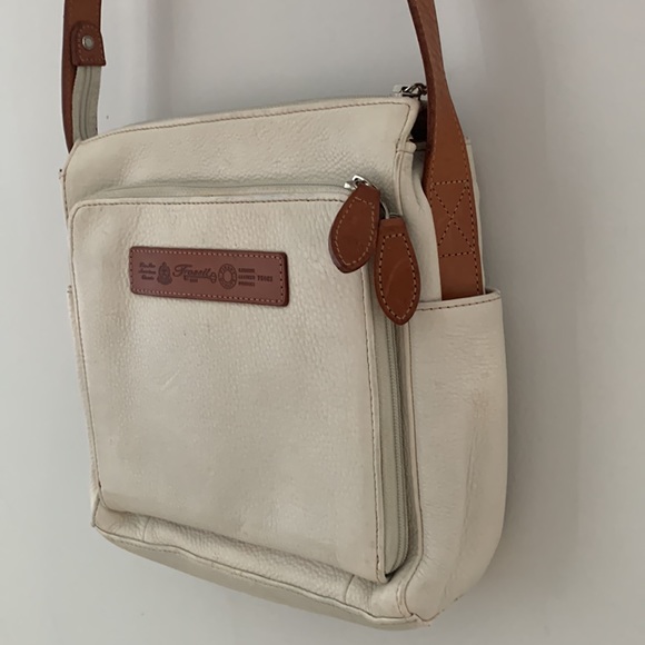 FOSSIL cross body bag w/ buckled strap - Cream, Tan leather lots of pockets. - Picture 4 of 16
